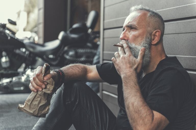 The 7 Unhealthy Habits Seniors Have and How to Break Them Easily