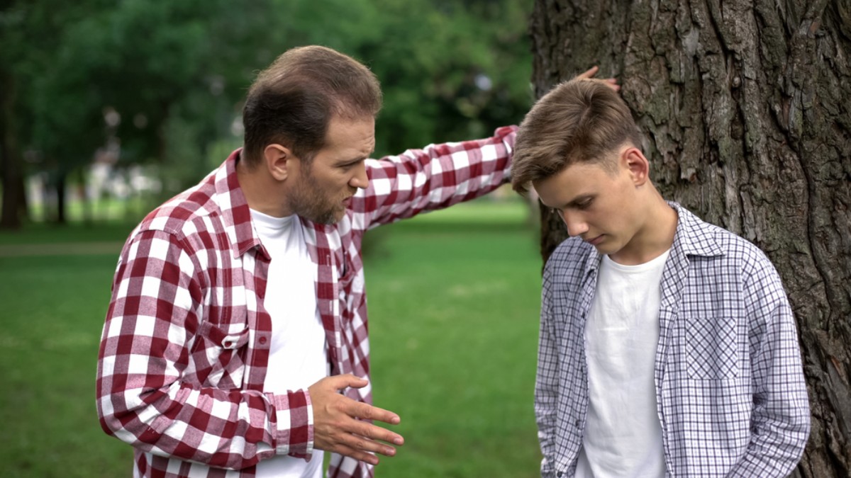 7 Common Phrases Dads Say To Their Kids That Are Actually Considered Gaslighting and How to Recognize Them