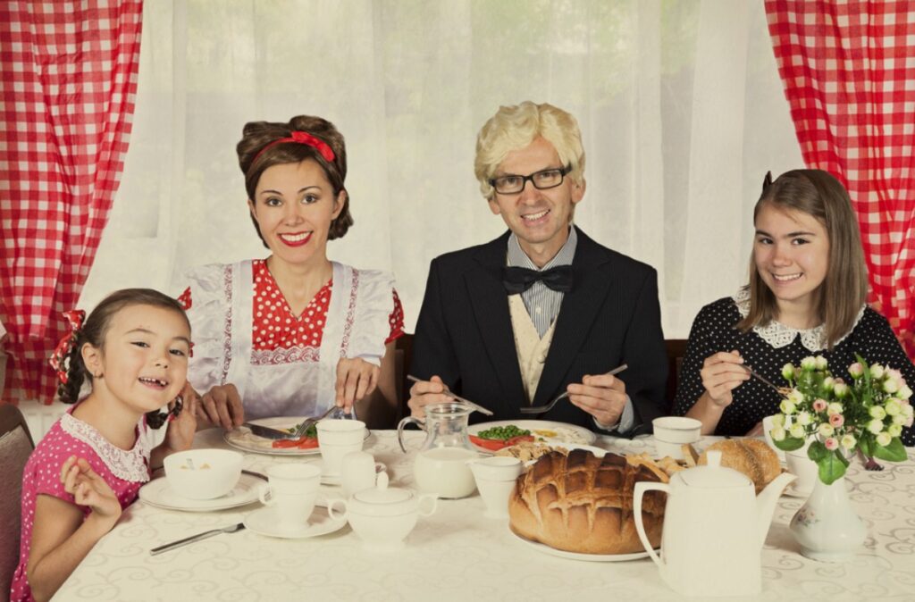 A Friendly Look Back at What Weekends Looked Like for Families in the 1950s and How They Built Lasting Memories