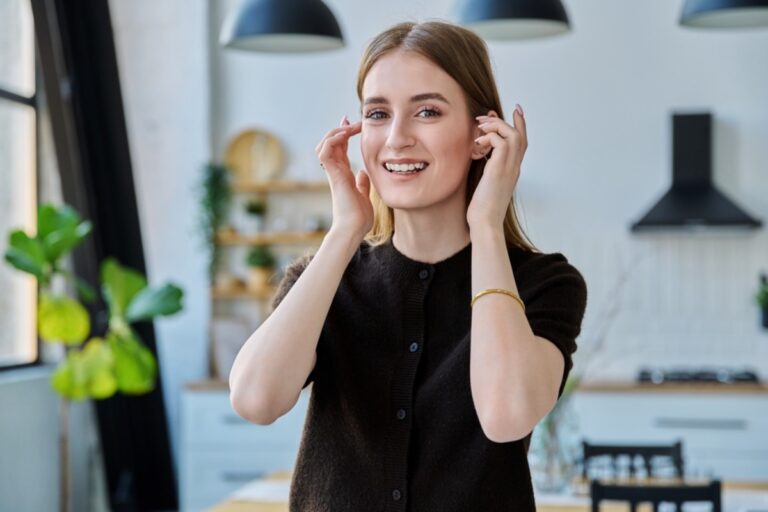 Fashion Stylists Reveal the Most Flattering Clothing Silhouettes for Women Over 40 to Feel Confident and Chic