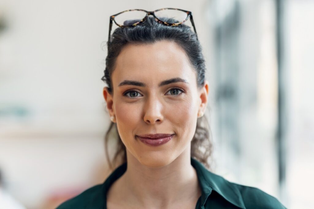 If You Do These 9 Things Without Thinking You’re Smarter Than You Realize – Here’s Why That Matters