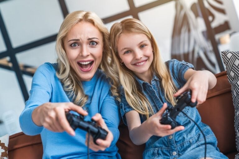 Signs You’re the “Cool Aunt” Everyone Secretly Admires and How You Totally Rock It