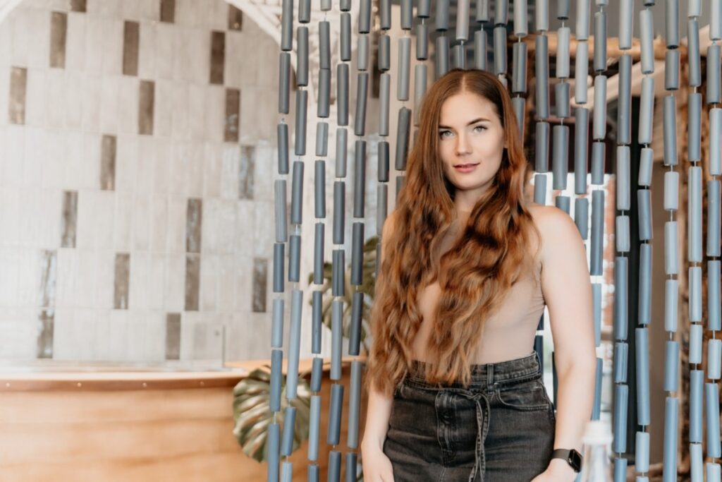 Smooth Long Hair with Inner Layers