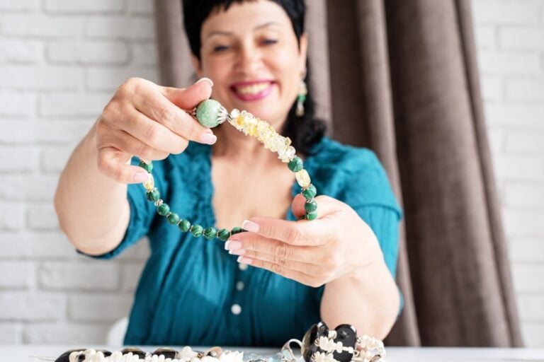 The Jewelry Trends Women Over 40 Are Loving This Year and How to Style Them Effortlessly