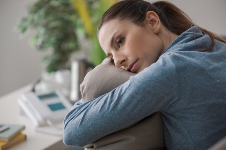 6 Hidden Reasons Women Over 40 Feel Lonely in Busy Homes