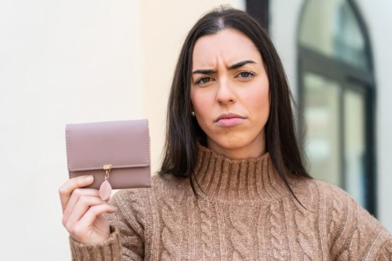 8 Financial Traps Women Over 40 Face (and How to Avoid Them)