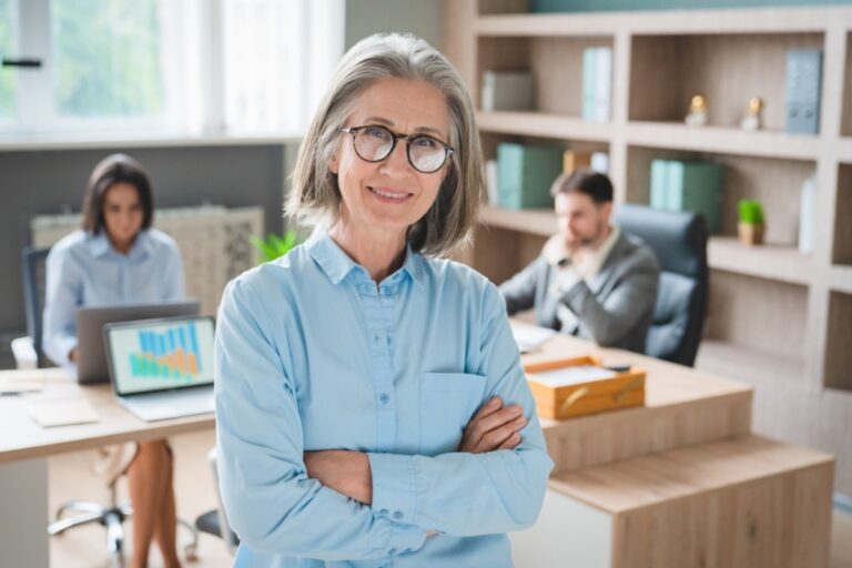 Boomers Are Refusing to Retire and It’s Quietly Changing Who Gets Hired