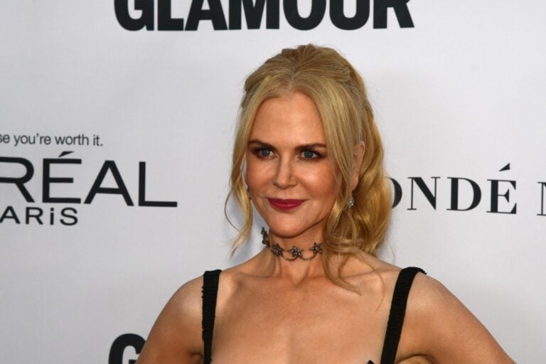 Nicole Kidman Looks Effortlessly Cool Sitting Front Row at Paris Fashion Week