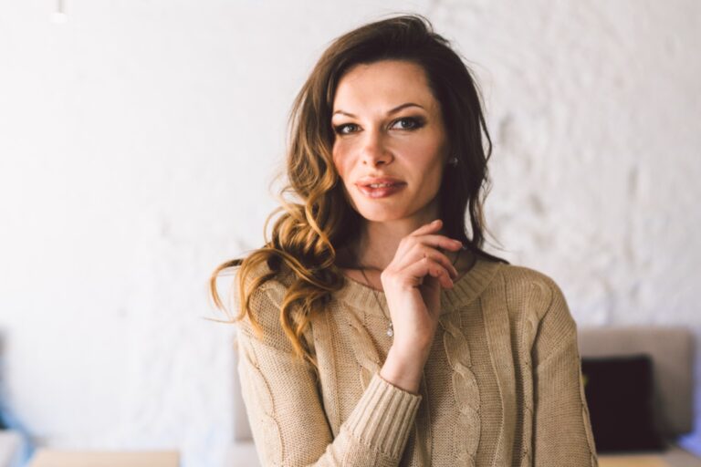 The Polite Behaviors Women Over 40 Are Outgrowing and What They’re Gaining Instead