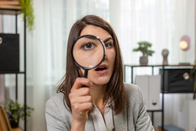 Women Over 40 Say These Relationship Patterns Took Years to Recognize