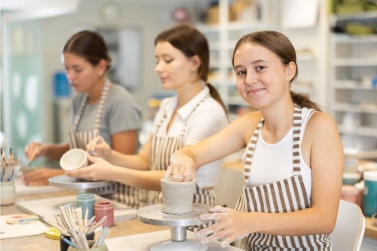 Do We Keep the Kids Crafts Girl Says Her Mom Threw Away Everything She Made as a Kid, Now She Realizes Why She Stopped Creating.jpg