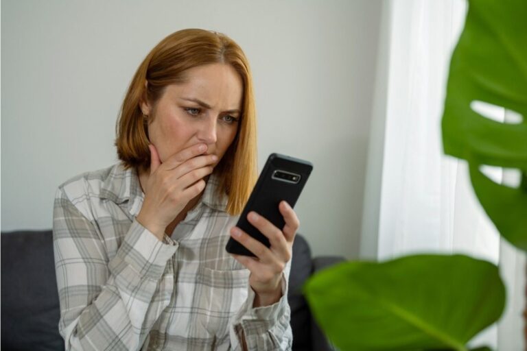 I Blocked My Best Friend After She Told Our Whole Friend Group About My Miscarriage