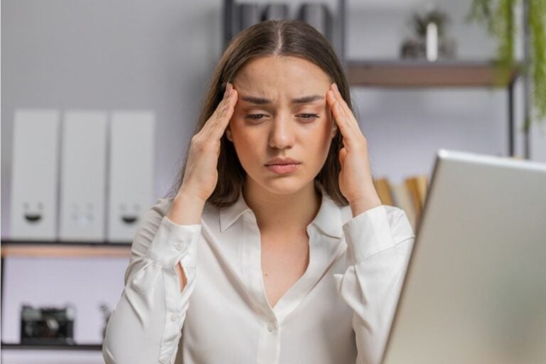 I Stopped Helping My Coworker Even Though Everyone Else Still Does and Now It’s Creating Workplace Tension