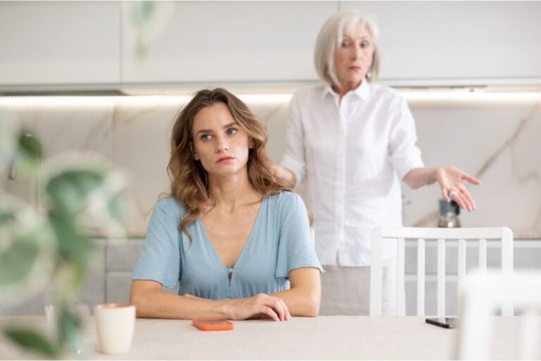 I Talked About My Mom Behind Her Back After She Ruined My Cousin’s Engagement Announcement