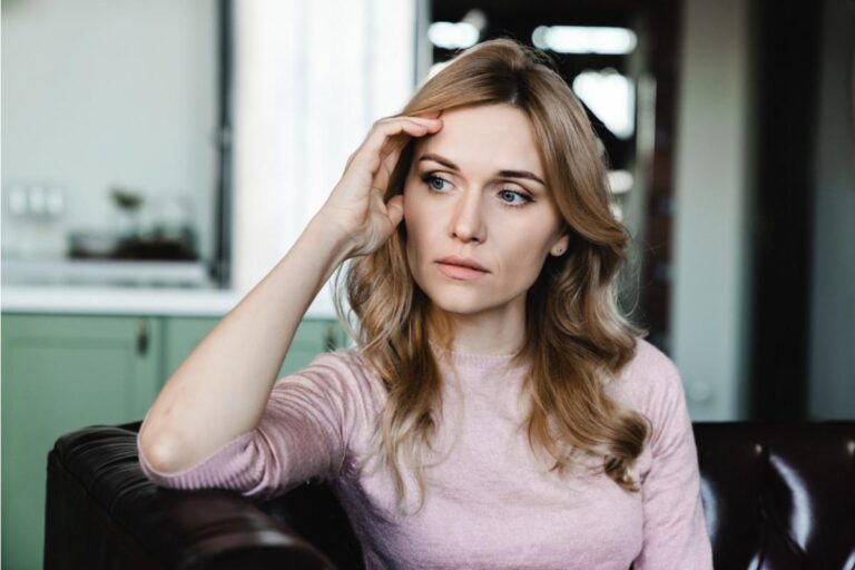 If Someone Is Manipulating You, These 8 Red Flags Often Appear First