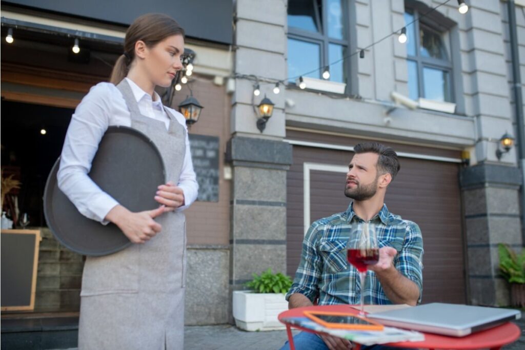 Script Being Waitress Man Says His Waitress Ignored His Drink Order Twice, Now He’s Being ...