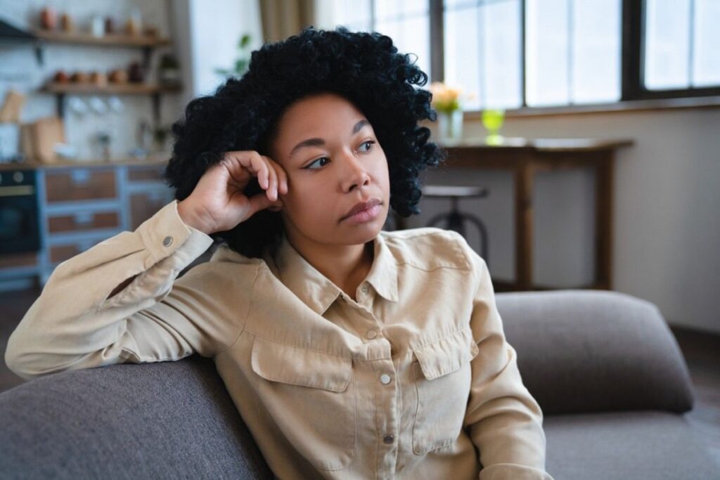 People Who Are Secretly Insecure Often Show It Through These 9 ...