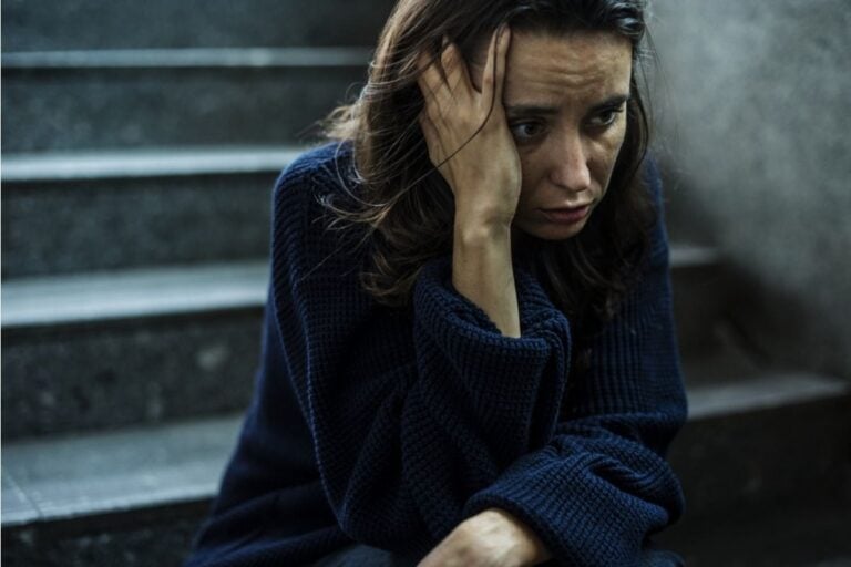 Woman Let Her Homeless Mom Move In, Now She’s Claiming Residency and Threatening to Sue